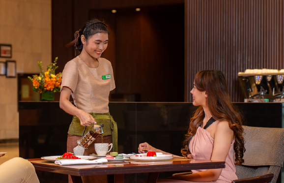 Perfect Place for Dining - Holiday Inn Bangkok Silom